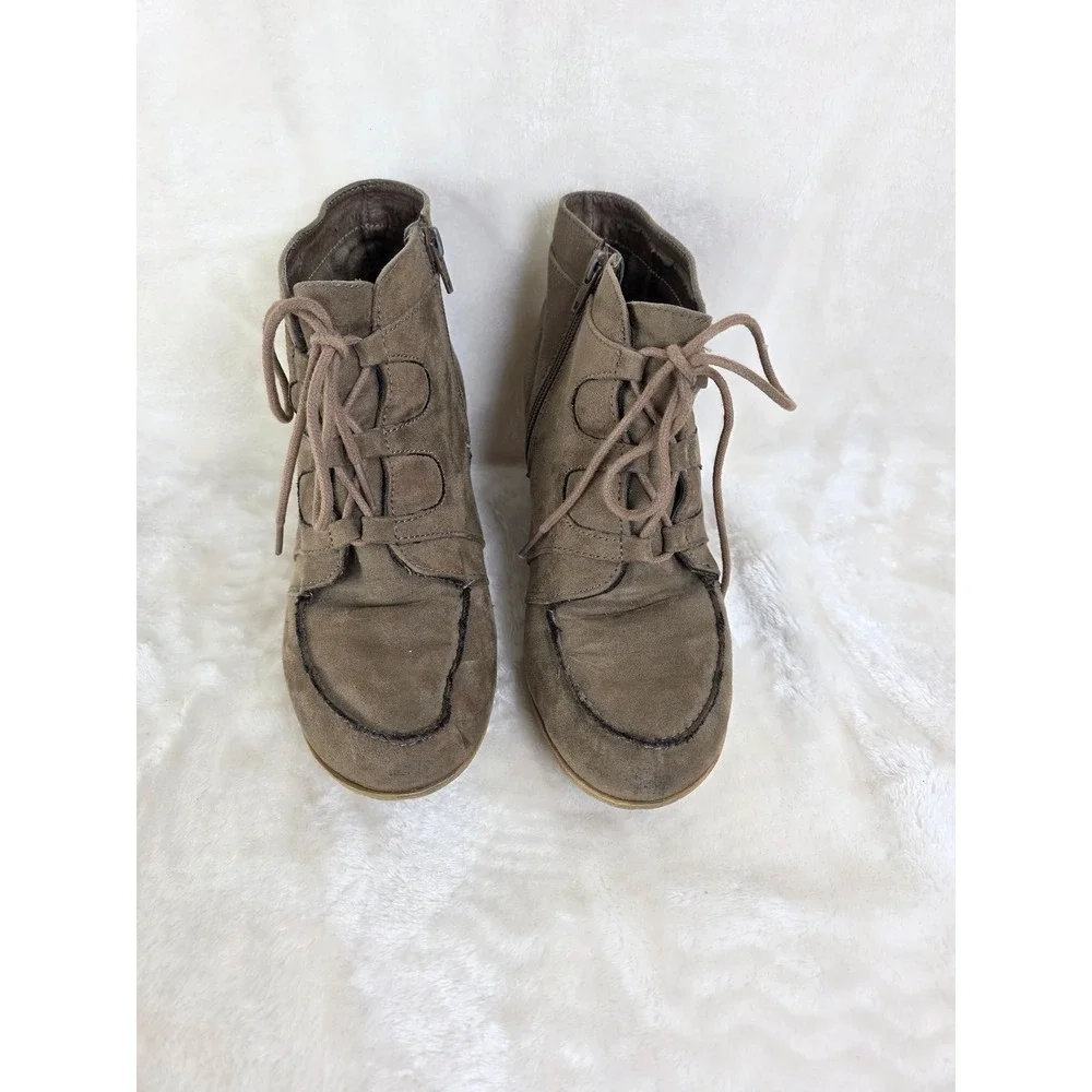 Maurices Women's Brown Suede Lace Up Wedge Ankle Boots‎ Size 9
